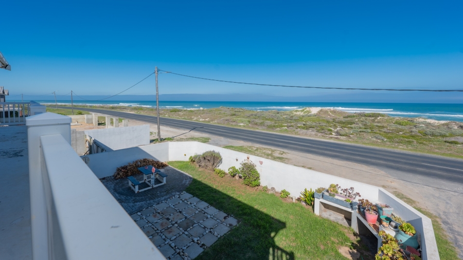 7 Bedroom Property for Sale in Struisbaai Western Cape